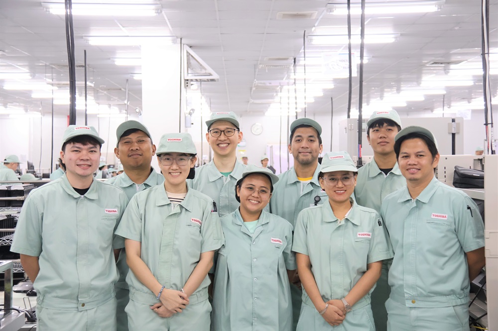 タン氏と設計開発のメンバー