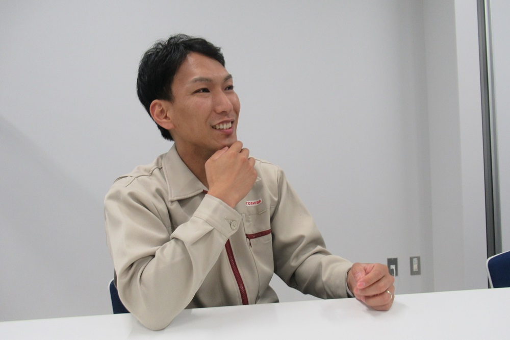 栃原氏
