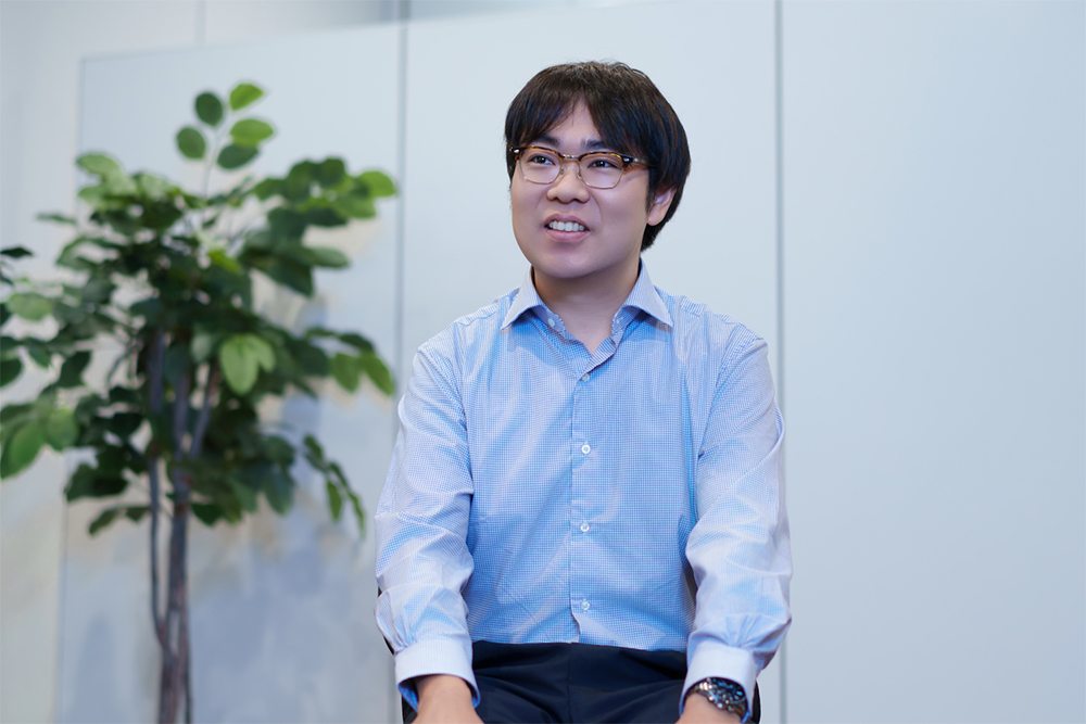 株式会社東芝 AIデジタルR&Dセンター エンベデッドシステム技術開発部 エンベデッドシステム技術開発第二担当 後藤 智哉氏。通信機器関連や新規事業に関する開発に携わる。第1子、第2子誕生時に育休を取得し、取得期間は計約3カ月。子どもの成長の瞬間をできるだけ見守りたいという思いから育休を取得し、第1子の経験を踏まえて第2子では取得期間も見直した。