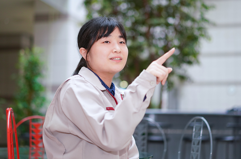 Yoshiko Takahashi, a member of the Package Solution Technology Development Department, Electronic Devices & Storage Research & Development Center, Toshiba Electronic Devices & Storage Corporation(1)