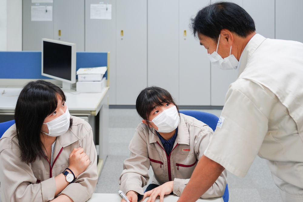 At first glance, a couple of young employees with their boss that can be found anywhere, but Ms. Takahashi says that the relationship between the three is a little different.