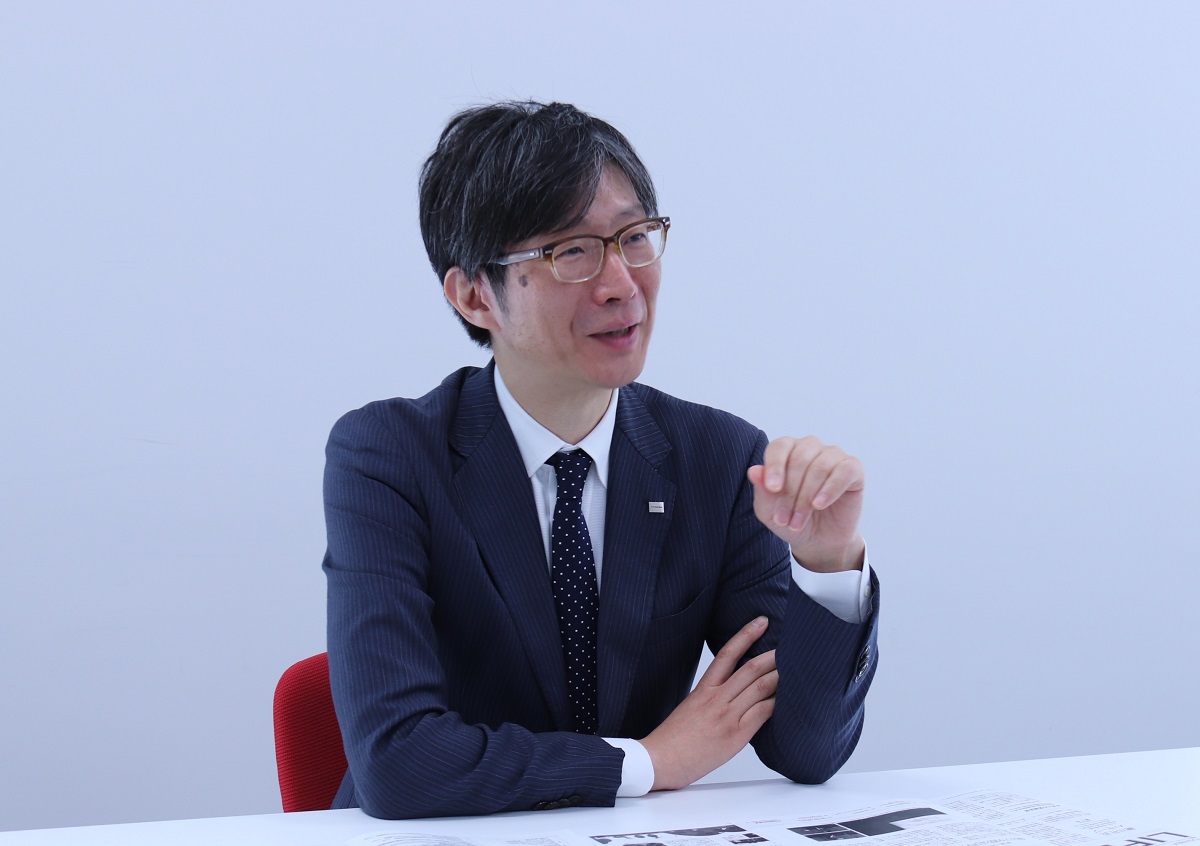 Mr.shimada talking in the interview