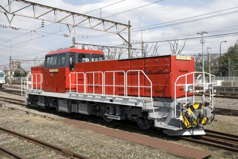 Type HD300 hybrid locomotive