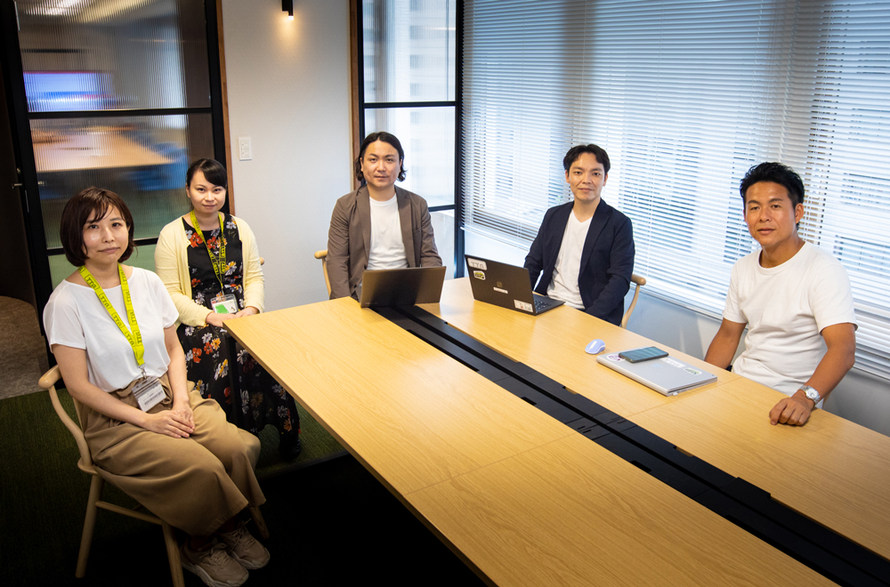Inoue and the TTG project team discuss future possibilities.