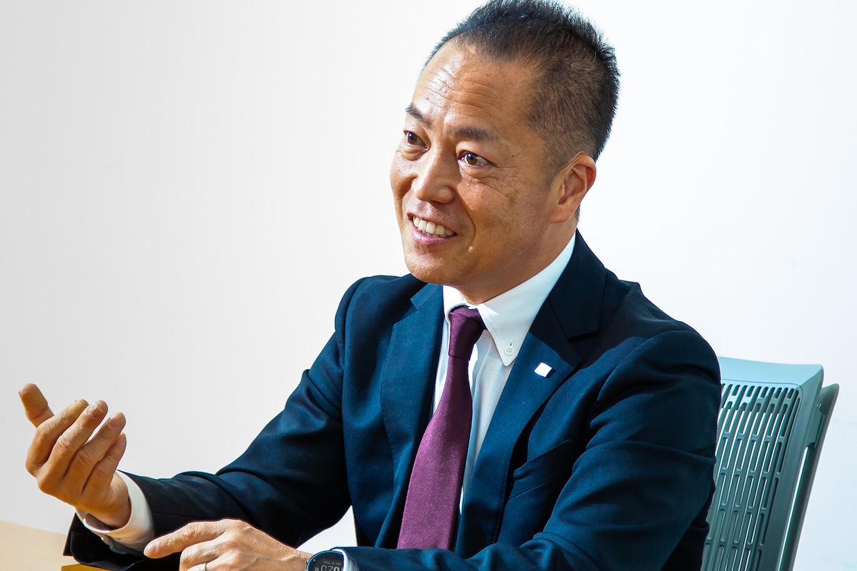 インタビューに答える天野氏