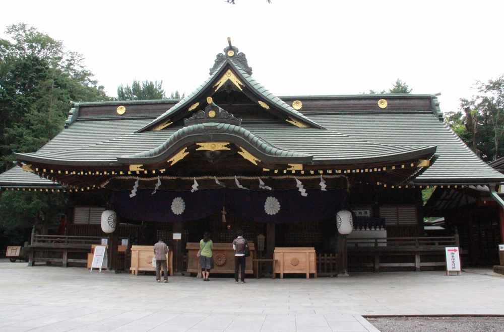 奈良時代の役所は現在の府中本町駅から大國魂（おおくにたま）神社付近にあったとされ、役人らの住居跡などが神社の東隣から見つかっている