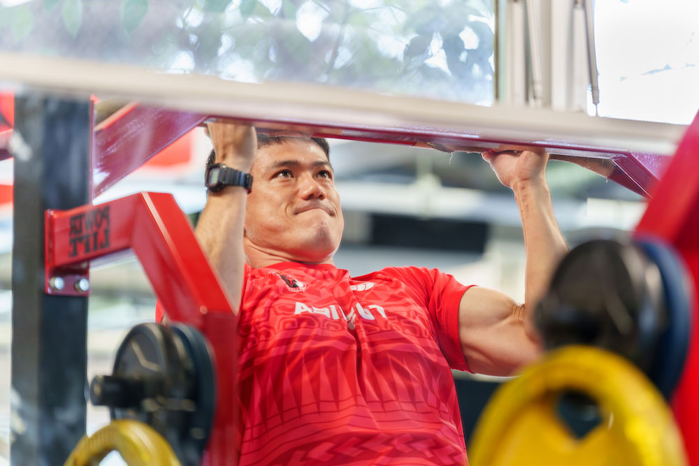 トレーニングに励む豊島選手