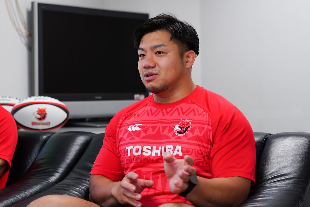 インタビューを受ける橋本選手