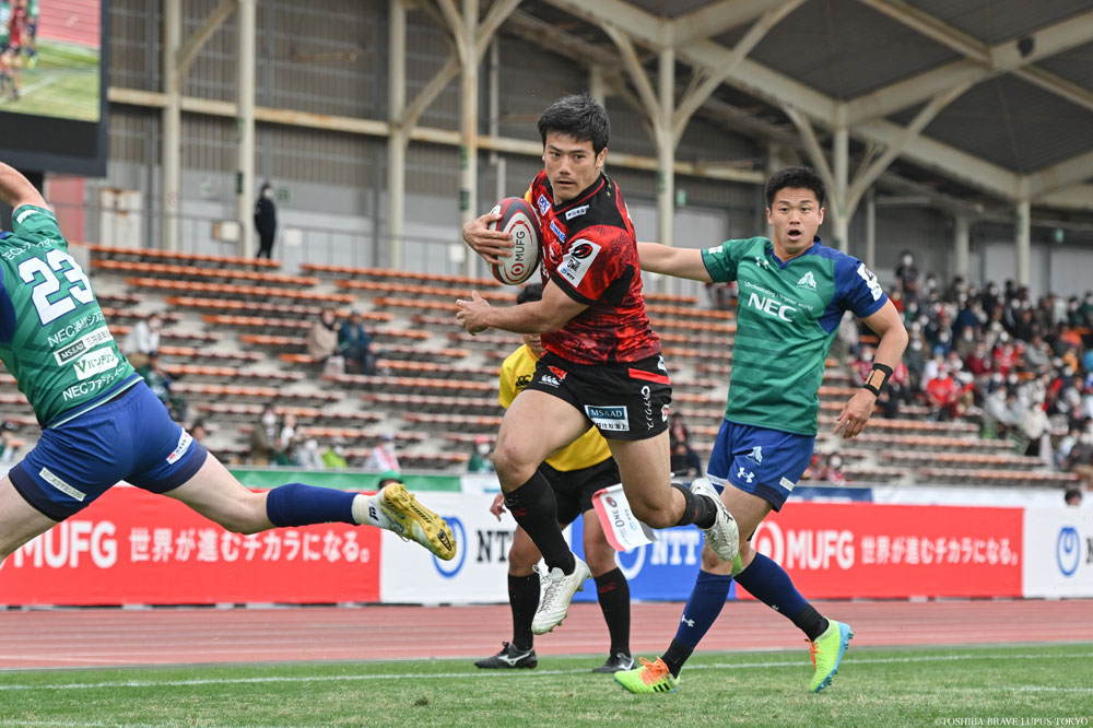 プレーする豊島選手